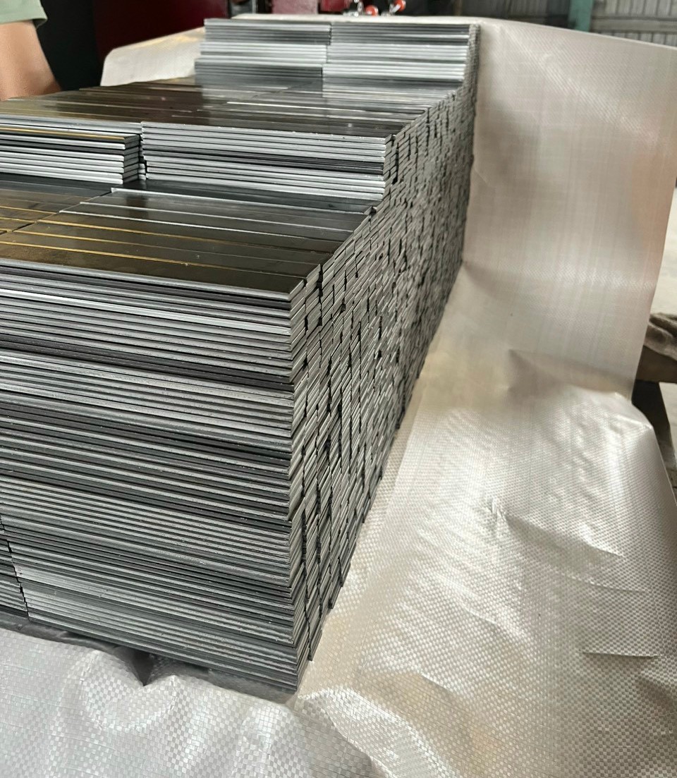 THÉP LA ĐEN - MẠ KẼM ĐIỆN PHÂN - NHÚNG NÓNG - GIÁ RẺ 